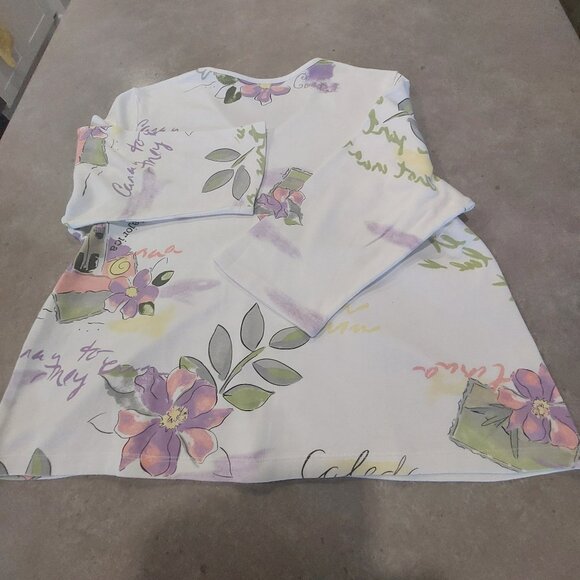 ALIA PETITE White/Purple/Green Floral Design Top w/French Wording - Large - Picture 7 of 11